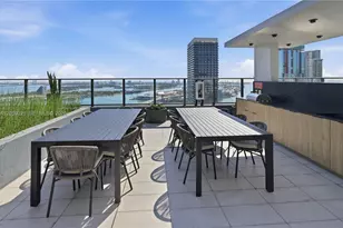 121 NE 5th St, Miami, FL 33132 - Photo 30