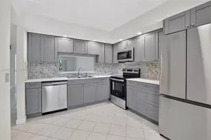 12800 SW 7th Ct, Pembroke Pines, FL 33027 - Photo 2