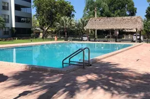10852 N Kendall Dr, Miami, FL 33176 - Photo 6