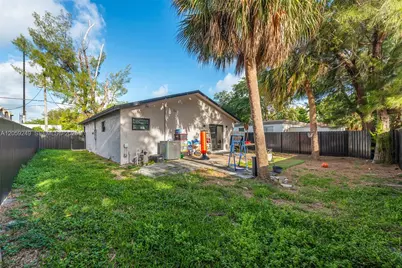 309 SE 3rd Ave, Hallandale Beach, FL 33009 - Photo 24