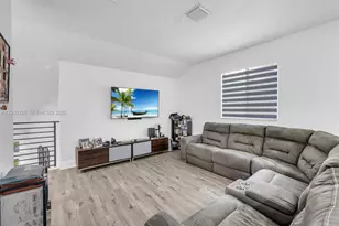 4983 W Madison Lakes Cir W, Davie, FL 33328 - Photo 14
