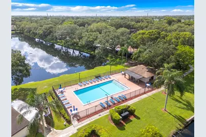 1551 NW 98th Way, Pembroke Pines, FL 33024 - Photo 34