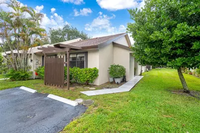 1551 NW 98th Way, Pembroke Pines, FL 33024 - Photo 2