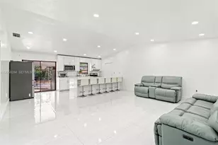 364 NW 17th Ct, Homestead, FL 33030 - Photo 4