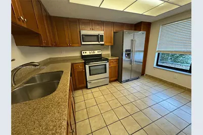 16498 NE 26th Ave #12, North Miami Beach, FL 33160 - Photo 12