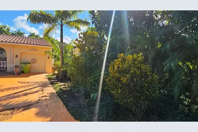 156 NW 88th St, El Portal, FL 33150 - Photo 12