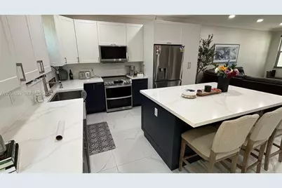 11623 NW 78th St, Doral, FL 33178 - Photo 4