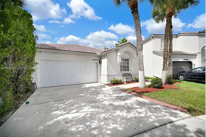 15982 NW 12th Ct, Pembroke Pines, FL 33028 - Photo 4