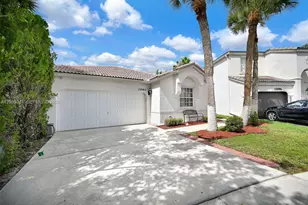 15982 NW 12th Ct, Pembroke Pines, FL 33028 - Photo 4