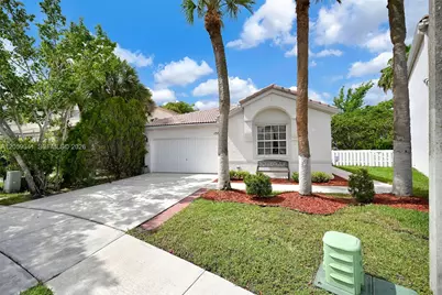 15982 NW 12th Ct, Pembroke Pines, FL 33028 - Photo 2