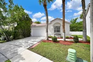 15982 NW 12th Ct, Pembroke Pines, FL 33028 - Photo 2