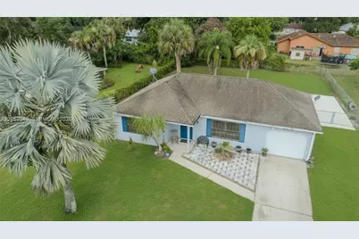 4016 E Sunflower Circle, Labelle, FL 33935 - Photo 2