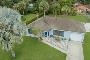 4016 E Sunflower Cir, Labelle, FL 33935 - Photo 2