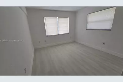 1000 W 28 St #17, Hialeah, FL 33010 - Photo 18