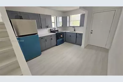 1000 W 28 St #17, Hialeah, FL 33010 - Photo 1