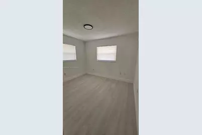 1000 W 28 St #17, Hialeah, FL 33010 - Photo 20