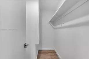 9320 Fontainebleau Blvd, Miami, FL 33172 - Photo 12