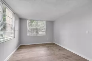 9320 Fontainebleau Blvd, Miami, FL 33172 - Photo 16
