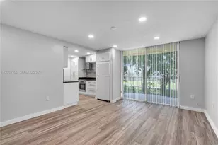 9320 Fontainebleau Blvd, Miami, FL 33172 - Photo 6