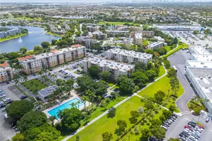 9320 Fontainebleau Blvd, Miami, FL 33172 - Photo 34