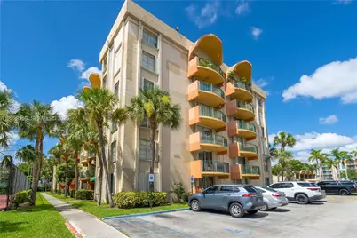 9320 Fontainebleau Blvd #214, Miami, FL 33172 - Photo 1