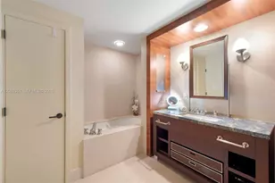 6799 Collins Ave, Miami Beach, FL 33141 - Photo 22
