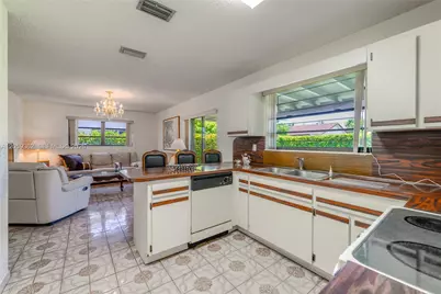 13131 SW 5th St, Miami, FL 33184 - Photo 8