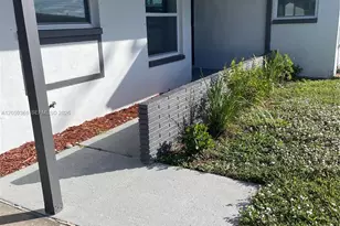 737 Sesame Ct, Cape Coral, FL 33904 - Photo 2