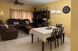 904 NW 100th Ave, Pembroke Pines, FL 33024 - Photo 16