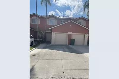 904 NW 100th Ave, Pembroke Pines, FL 33024 - Photo 2