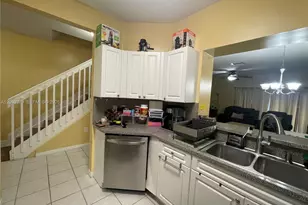 904 NW 100th Ave, Pembroke Pines, FL 33024 - Photo 10