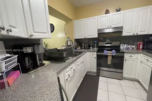 904 NW 100th Ave, Pembroke Pines, FL 33024 - Photo 12