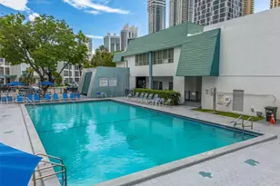17570 Atlantic Blvd, Sunny Isles Beach, FL 33160 - Photo 30