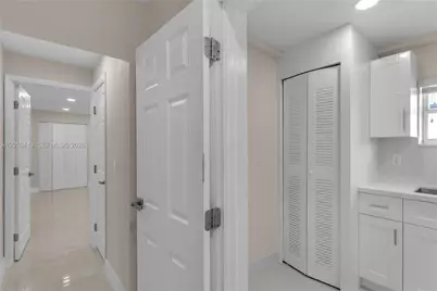 378 SW 6th St, Florida City, FL 33034 - Photo 10