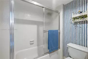 20100 W Country Club Dr, Aventura, FL 33180 - Photo 22