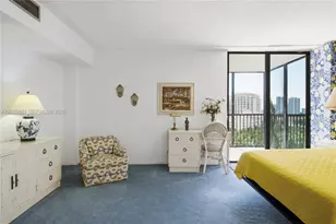 20100 W Country Club Dr, Aventura, FL 33180 - Photo 12