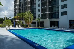 20100 W Country Club Dr, Aventura, FL 33180 - Photo 30
