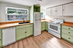 244 SW 14th Ave, Miami, FL 33135 - Photo 22