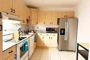 1420 Brickell Bay Dr, Miami, FL 33131 - Photo 4