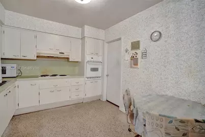 420 SW 71st Way, Pembroke Pines, FL 33023 - Photo 14
