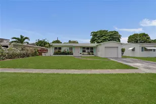 420 SW 71st Way, Pembroke Pines, FL 33023 - Photo 1