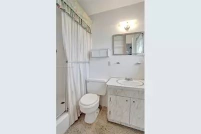 420 SW 71st Way, Pembroke Pines, FL 33023 - Photo 38