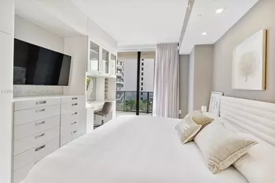 45 SW 9th St #1401, Miami, FL 33130 - Photo 28