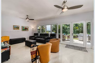 9350 SW 48 St, Miami, FL 33165 - Photo 8