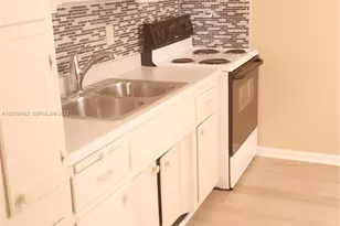 619 N D St, Lake Worth, FL 33460 - Photo 2
