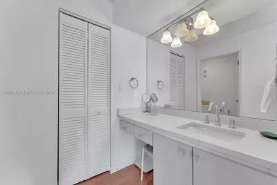 255 Galen Dr #2M, Key Biscayne, FL 33149 - Photo 10