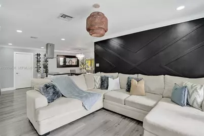 620 SW 100th Ave, Pembroke Pines, FL 33025 - Photo 26
