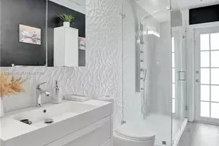 620 SW 100th Ave, Pembroke Pines, FL 33025 - Photo 46