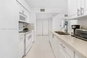 1155 Brickell Bay Dr, Miami, FL 33131 - Photo 22
