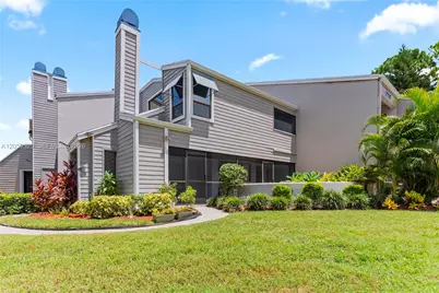 8707 Bardmoor Pl #101, Seminole, FL 33777 - Photo 2